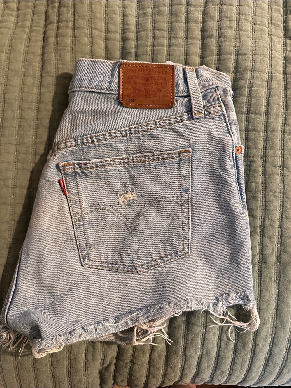 levi's 501 ripped jeans